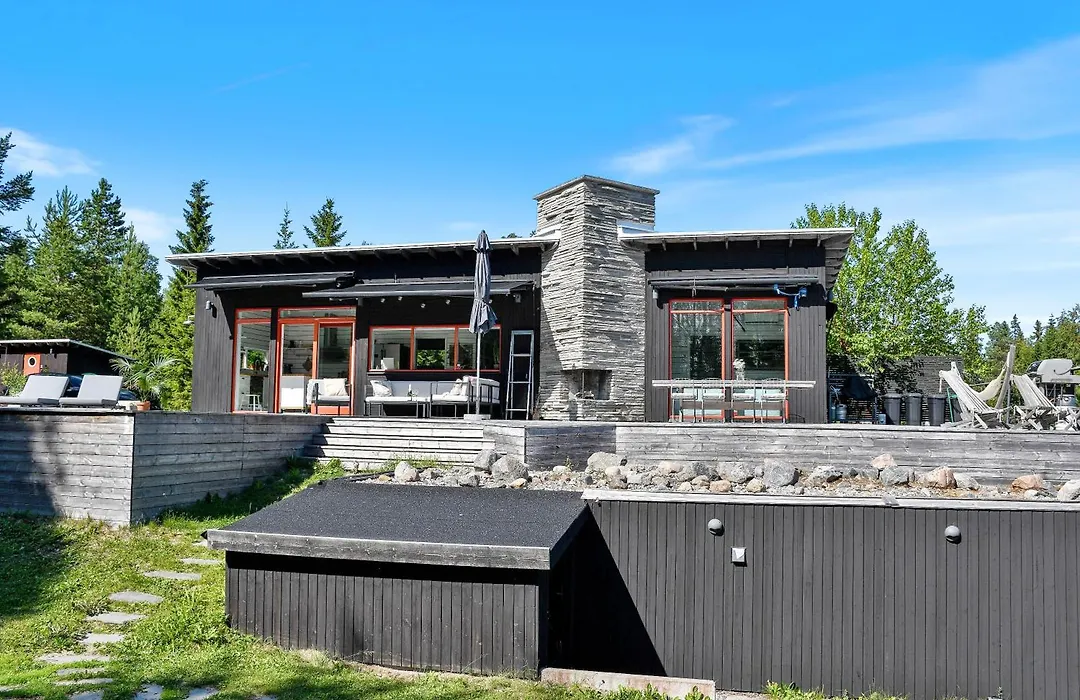 Cottage By The Sea-1